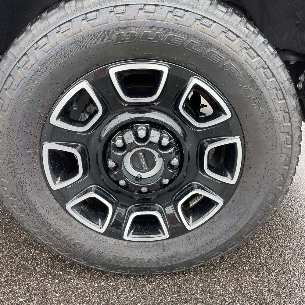 2025 Ford F-350 Super Duty Platinum