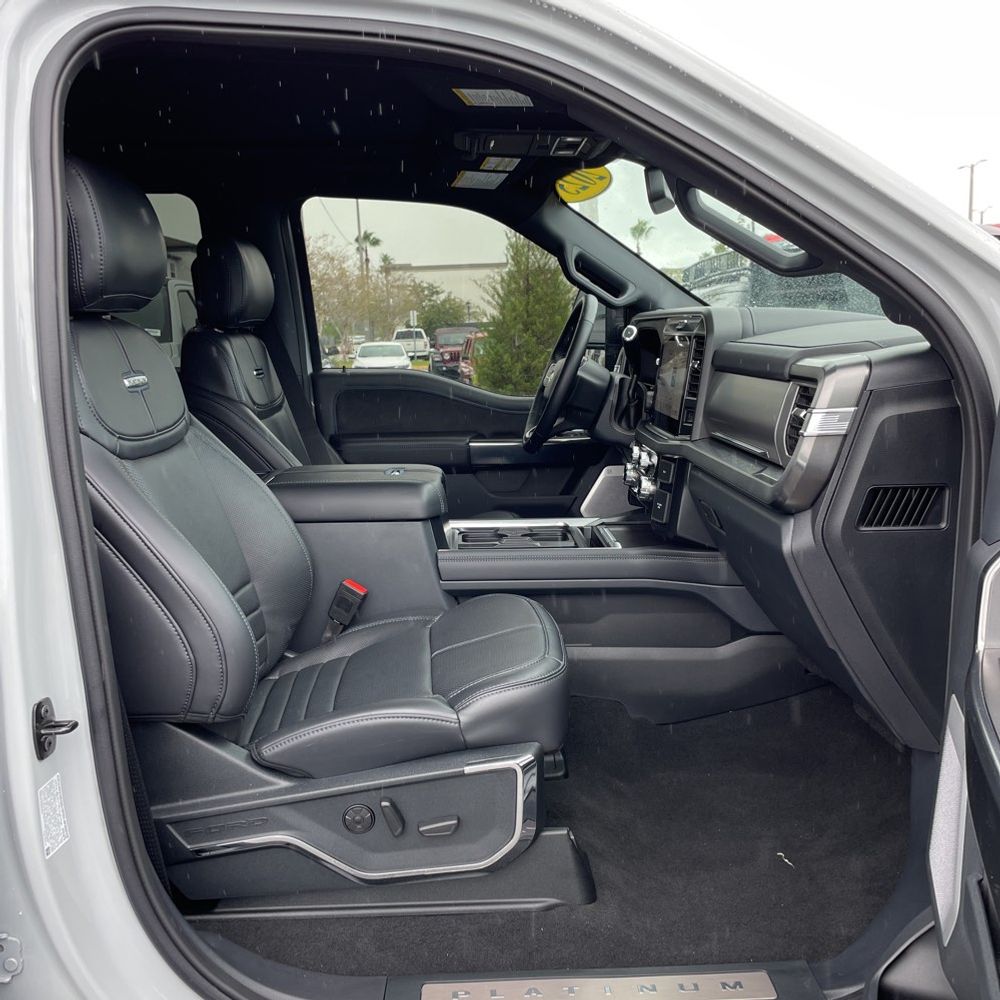2025 Ford F-350 Super Duty Platinum