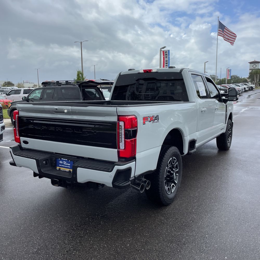 2025 Ford F-350 Super Duty Platinum