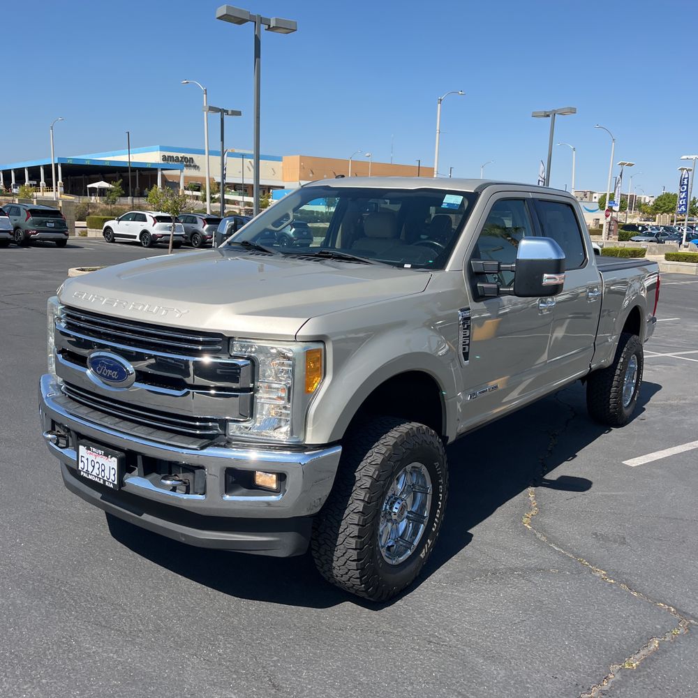 2017 Ford F-350 Super Duty Lariat
