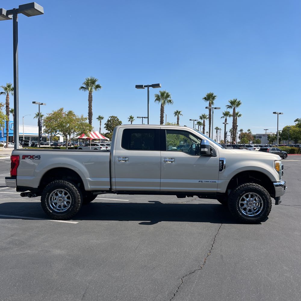 2017 Ford F-350 Super Duty Lariat