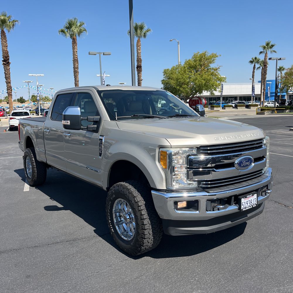 2017 Ford F-350 Super Duty Lariat