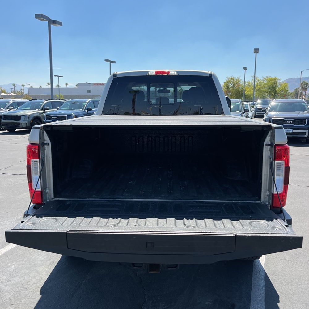 2017 Ford F-350 Super Duty Lariat