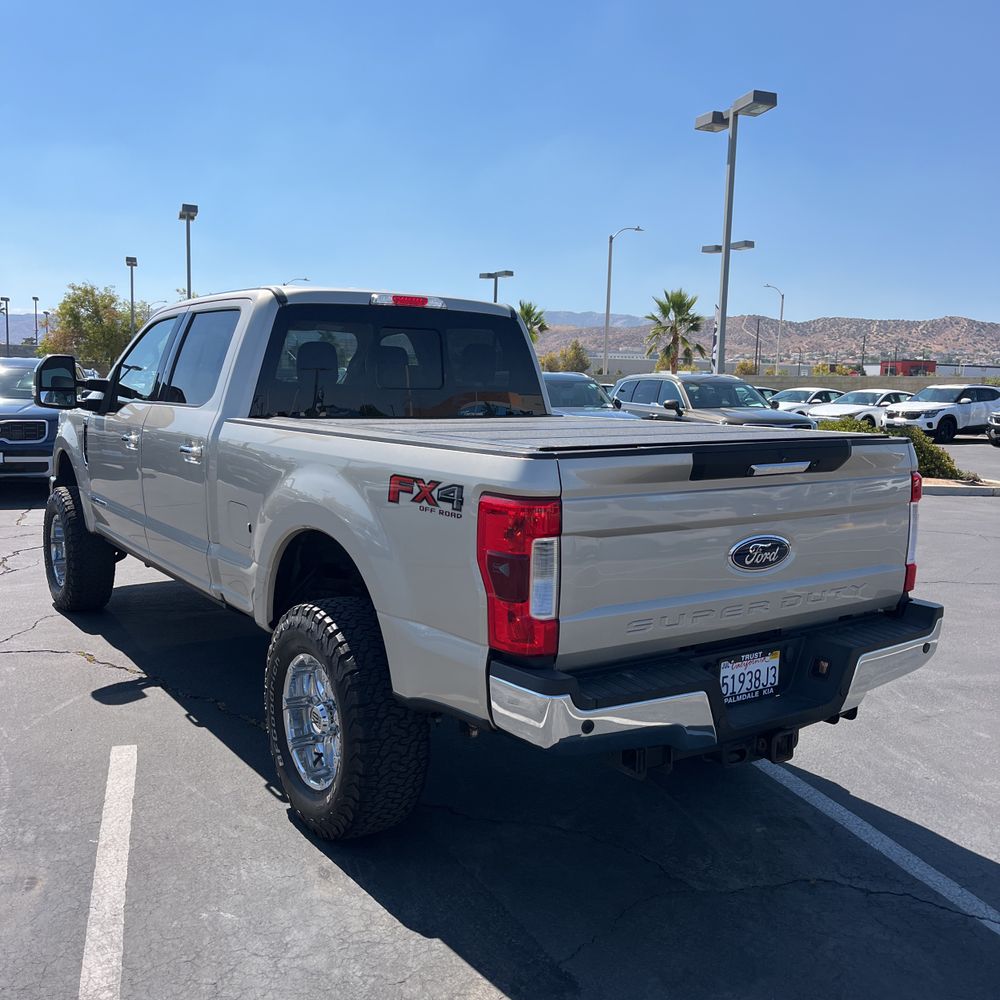 2017 Ford F-350 Super Duty Lariat