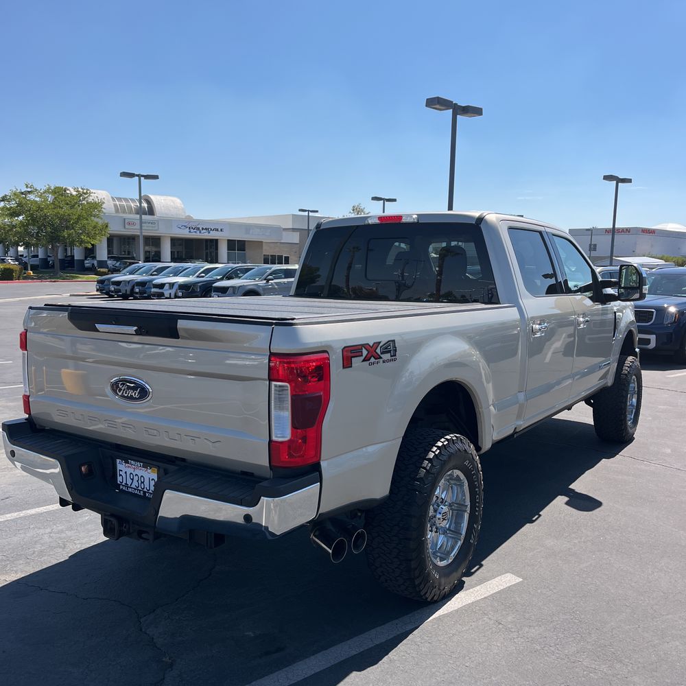 2017 Ford F-350 Super Duty Lariat