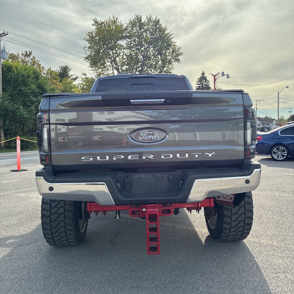 2017 Ford F-350 Super Duty Lariat