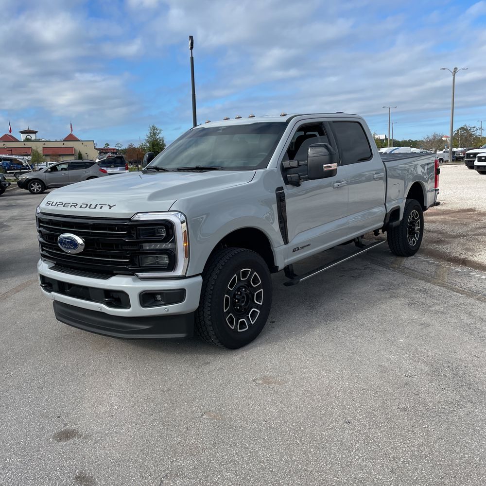 2025 Ford F-350 Super Duty Platinum