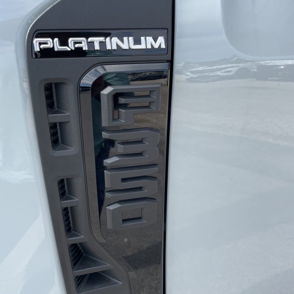 2025 Ford F-350 Super Duty Platinum