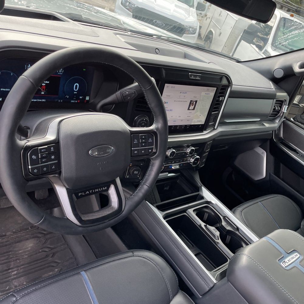 2025 Ford F-350 Super Duty Platinum