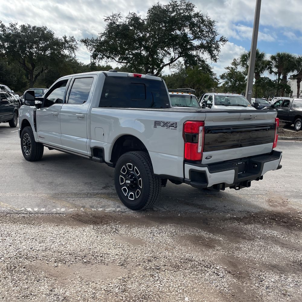 2025 Ford F-350 Super Duty Platinum