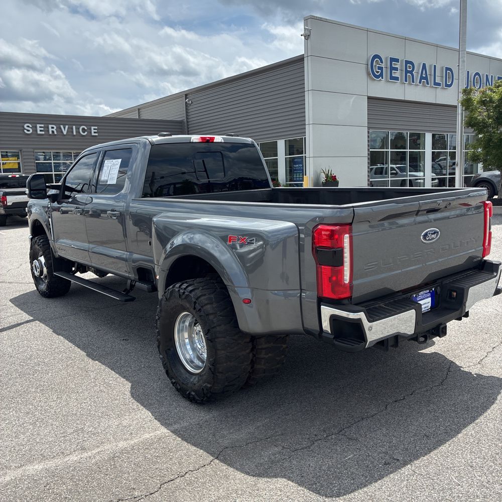 2024 Ford F-350 Super Duty Lariat
