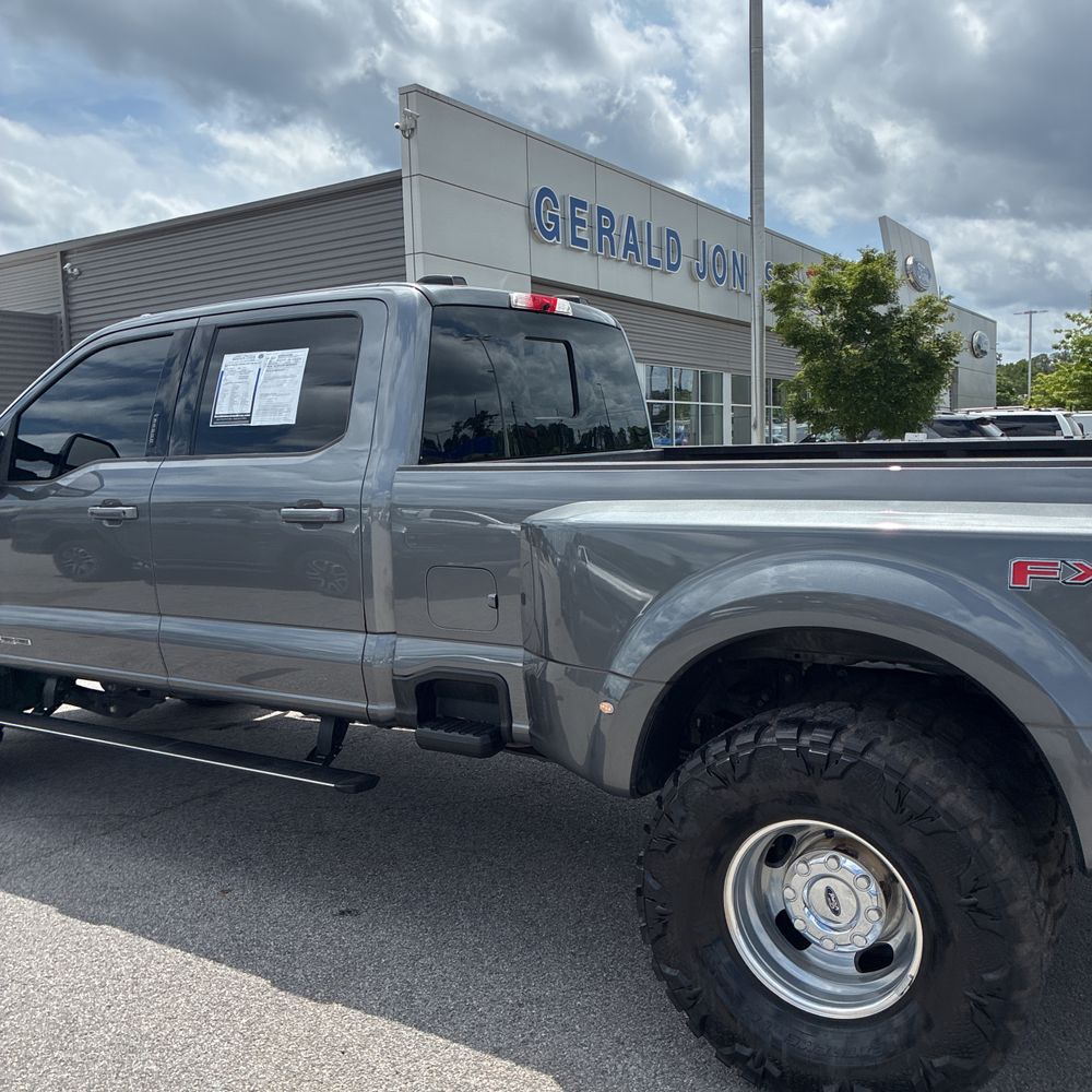 2024 Ford F-350 Super Duty Lariat