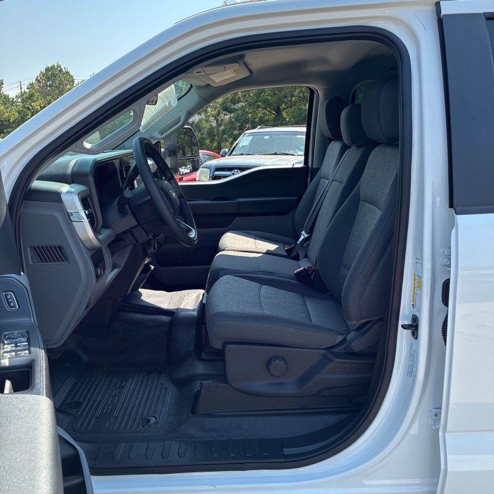 2025 Ford F-350 Super Duty XL