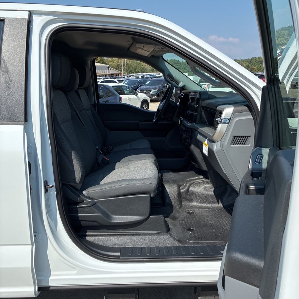 2025 Ford F-350 Super Duty XL