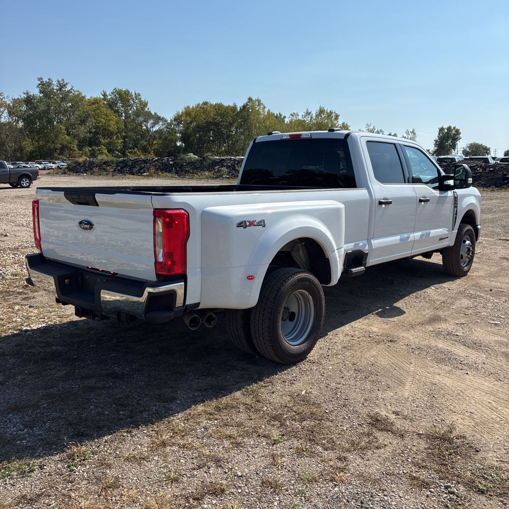 2023 Ford F350 S/D XLT