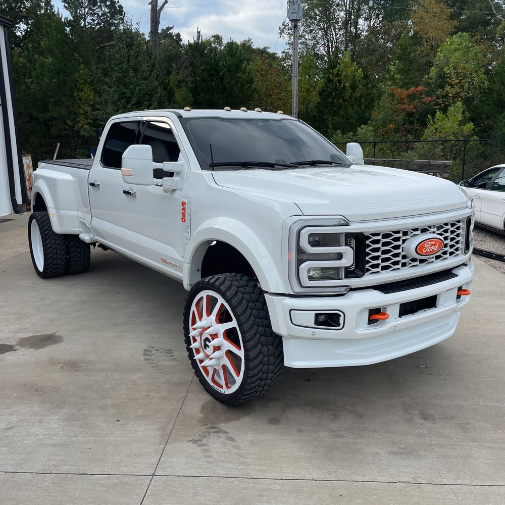 2023 Ford F-450 Super Duty Platinum
