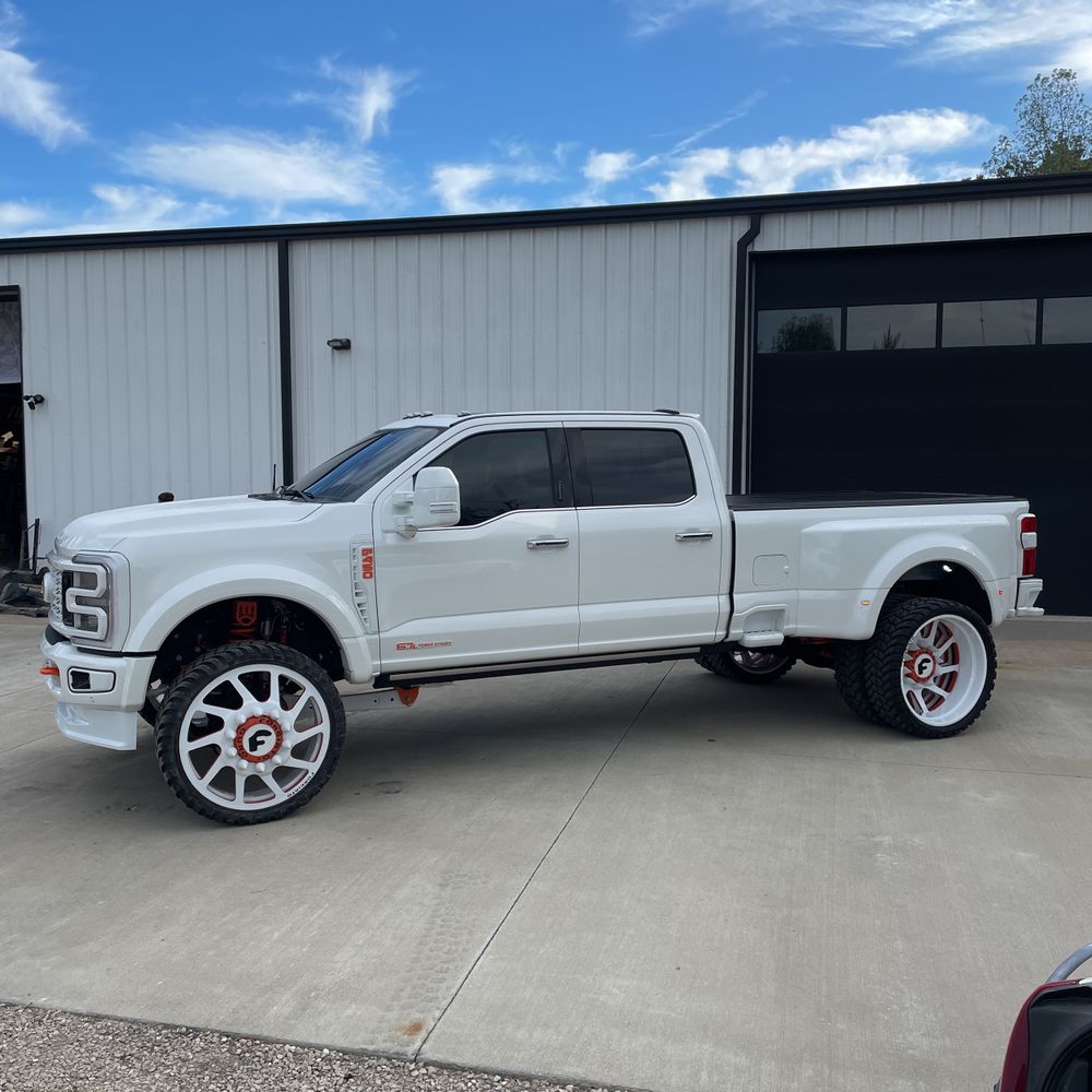 2023 Ford F-450 Super Duty Platinum
