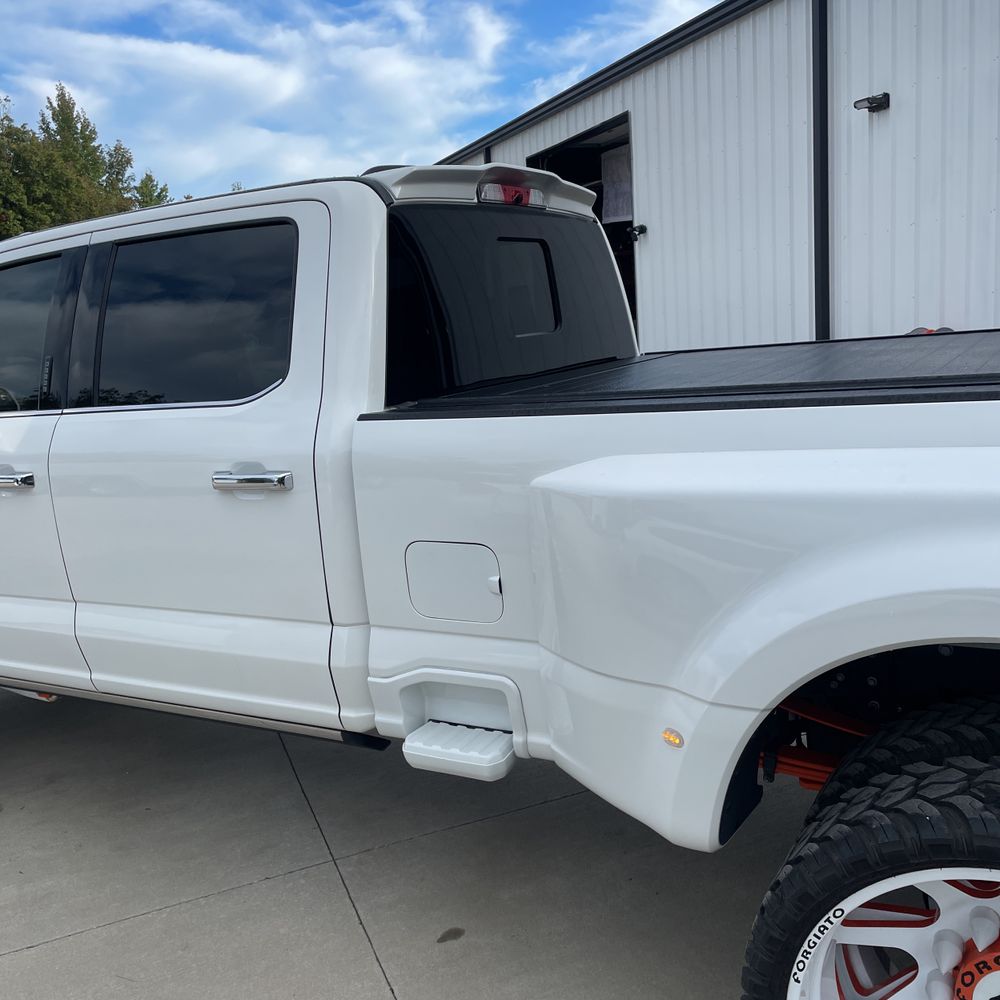 2023 Ford F-450 Super Duty Platinum