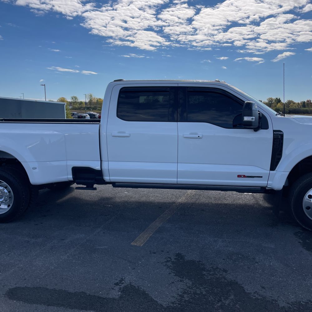2025 Ford F-450 Super Duty Platinum