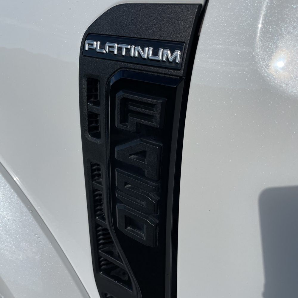 2025 Ford F-450 Super Duty Platinum