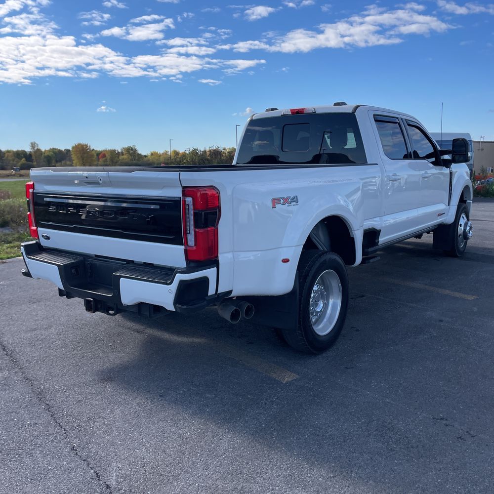 2025 Ford F-450 Super Duty Platinum