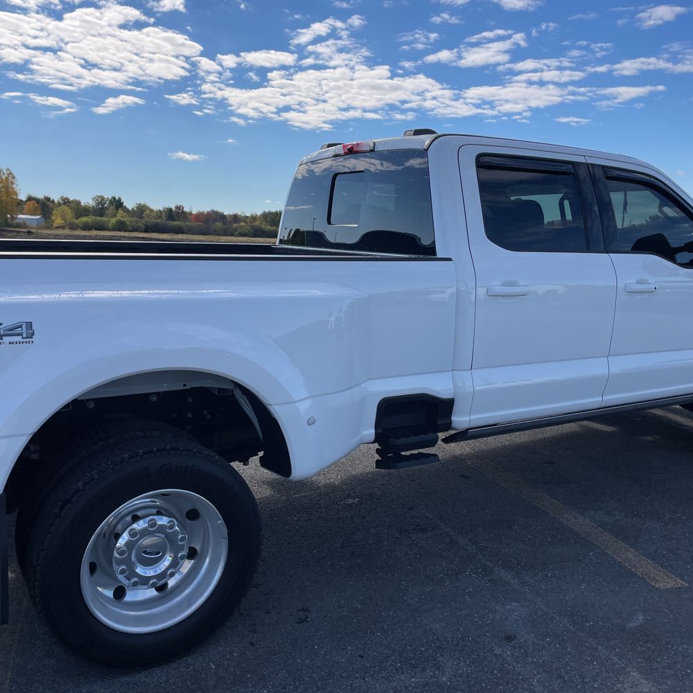 2025 Ford F-450 Super Duty Platinum