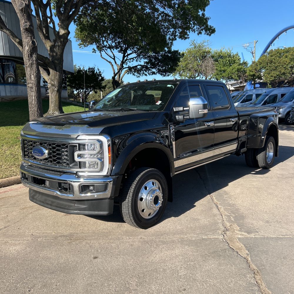 2023 Ford F450SD Lariat