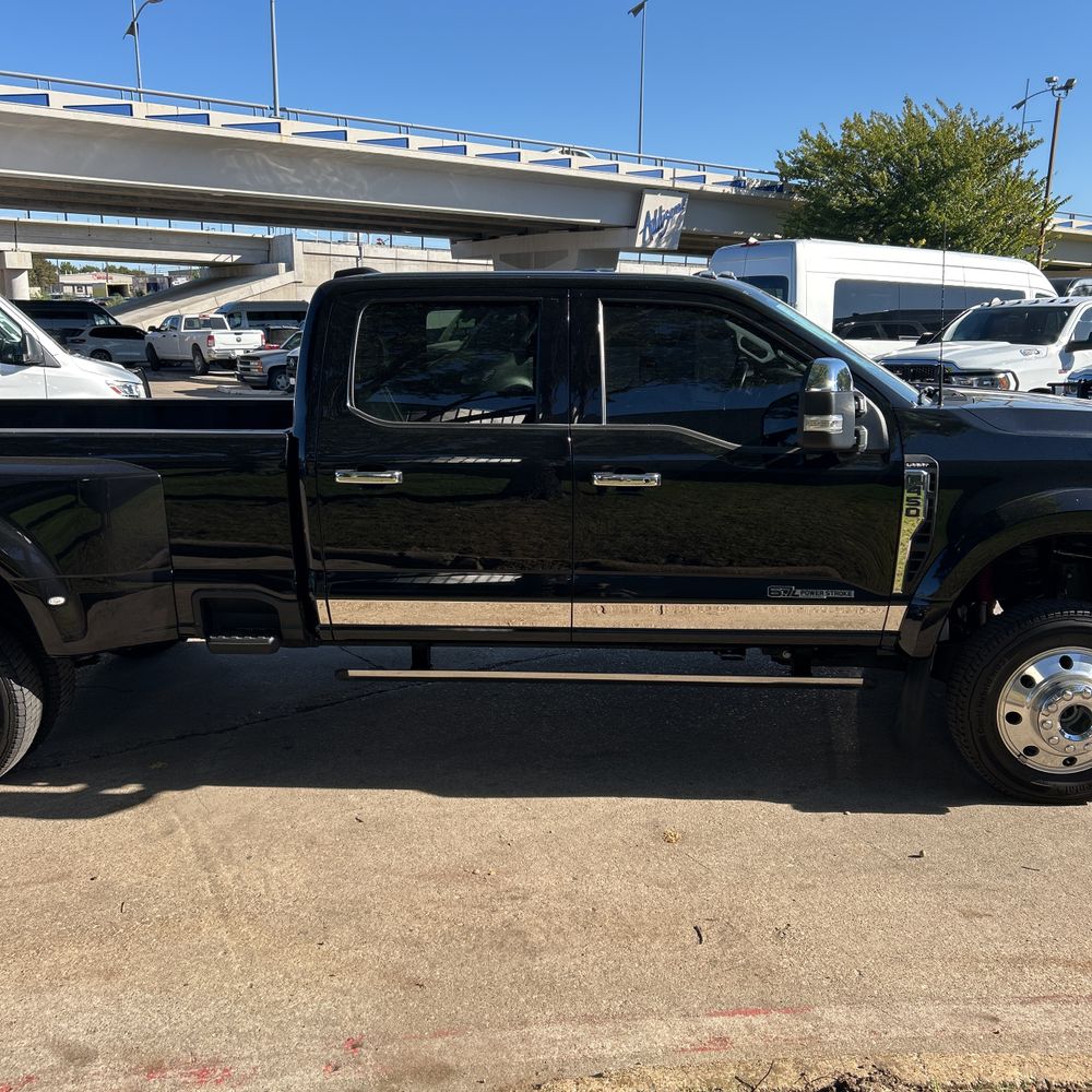 2023 Ford F450SD Lariat