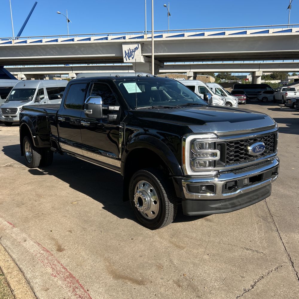 2023 Ford F450SD Lariat