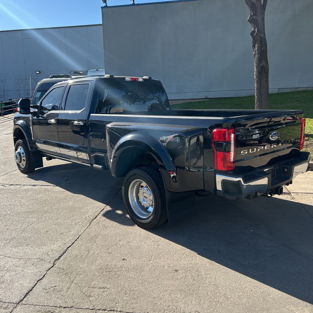 2023 Ford F450SD Lariat