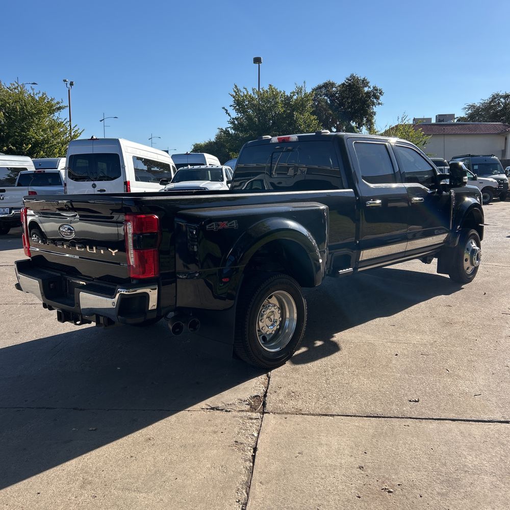2023 Ford F450SD Lariat
