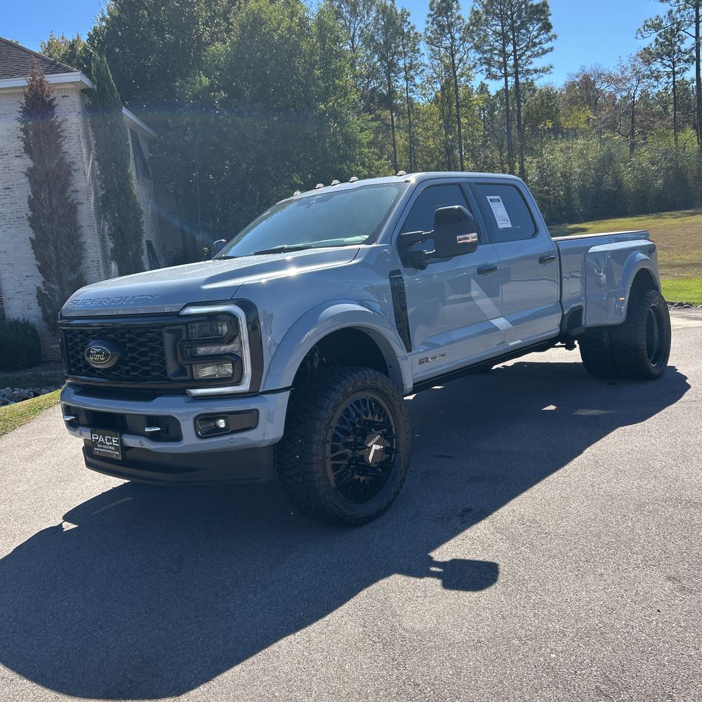 2024 Ford F-450 Super Duty Platinum