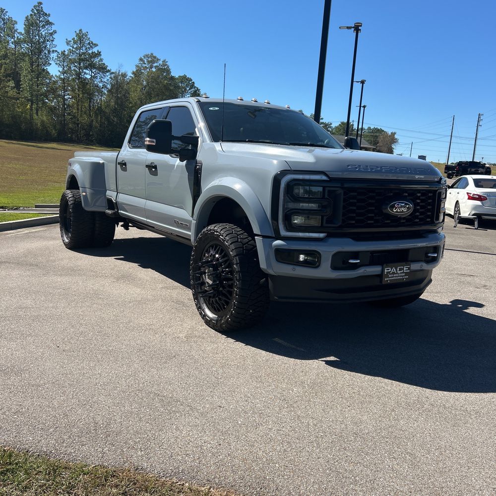 2024 Ford F-450 Super Duty Platinum