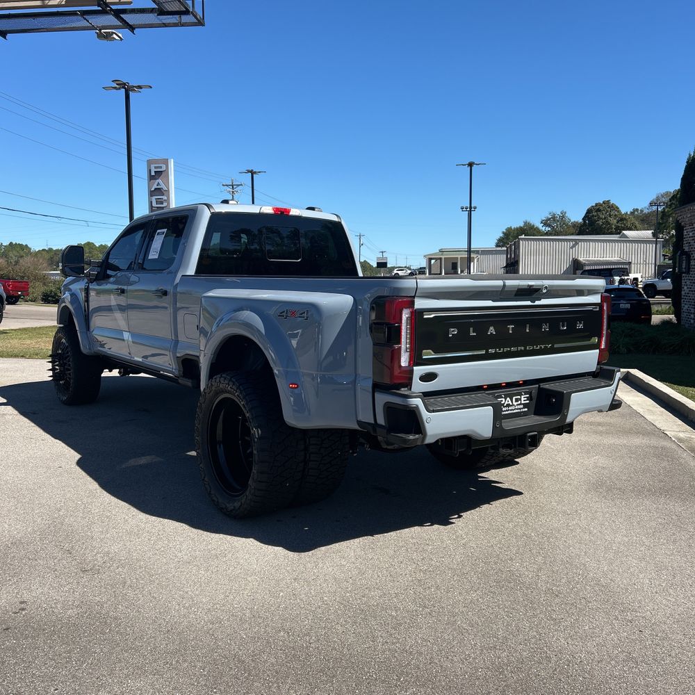 2024 Ford F-450 Super Duty Platinum
