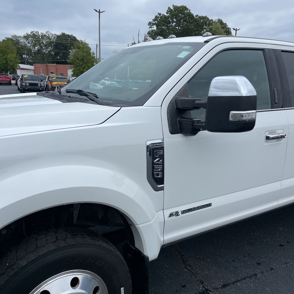 2022 Ford F-450 Super Duty Platinum
