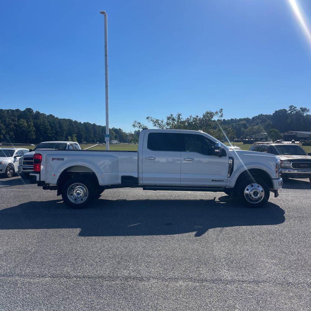2024 Ford F-450 Super Duty Platinum
