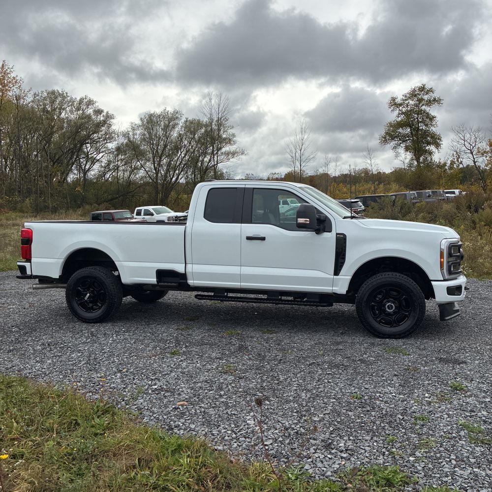 2025 Ford F-350 Super Duty XL