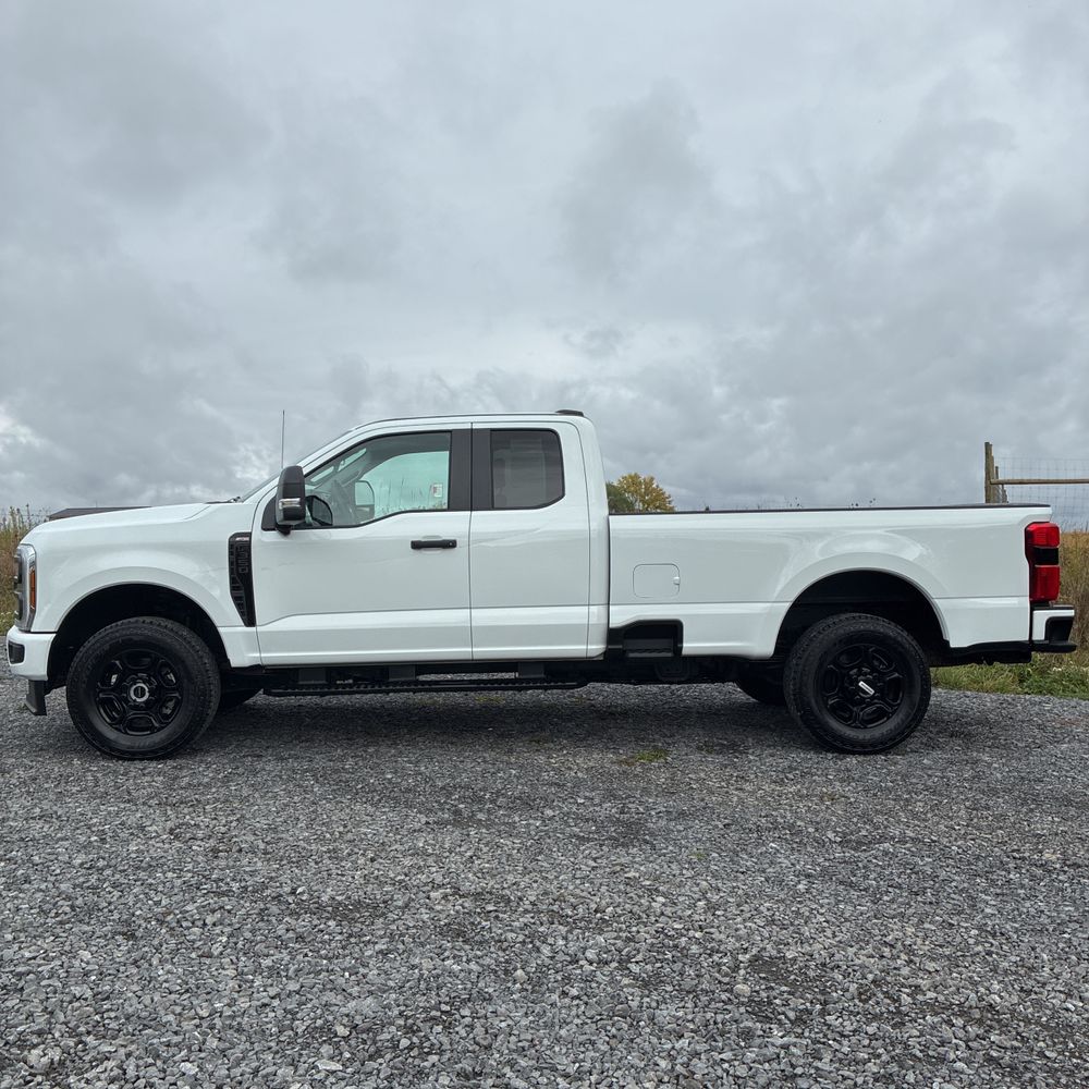 2025 Ford F-350 Super Duty XL
