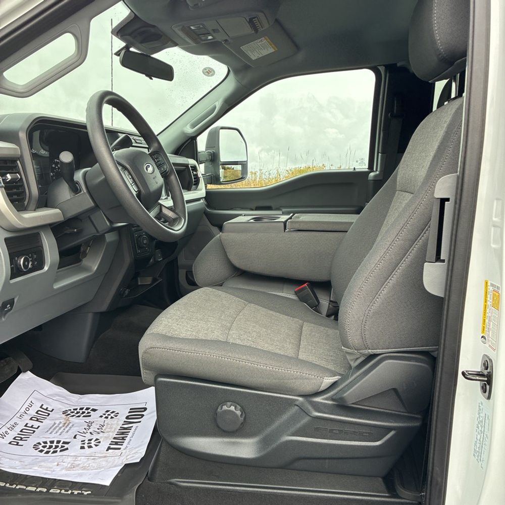 2025 Ford F-350 Super Duty XL