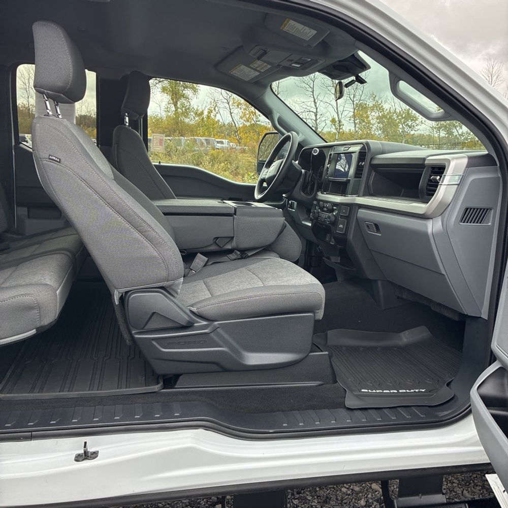 2025 Ford F-350 Super Duty XL