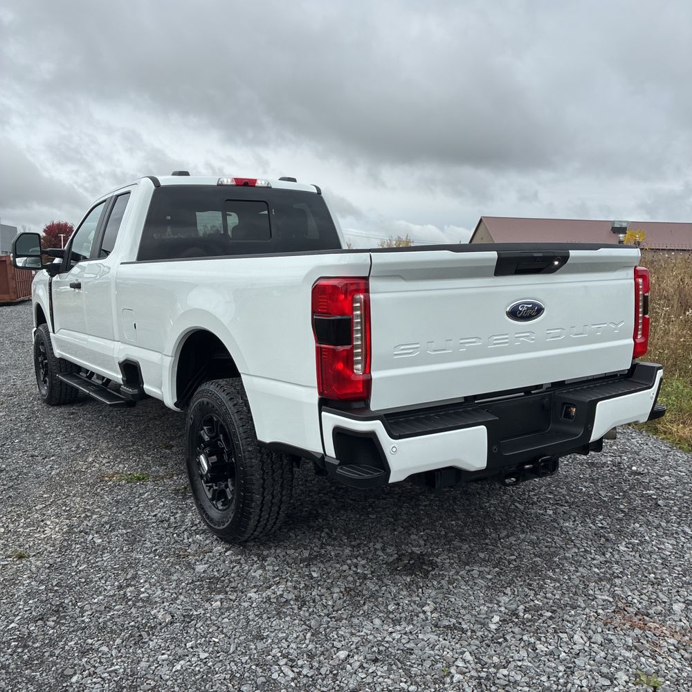 2025 Ford F-350 Super Duty XL