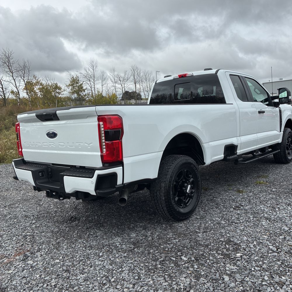 2025 Ford F-350 Super Duty XL