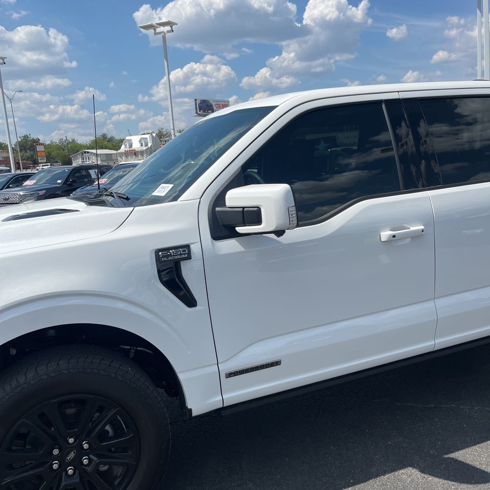2025 Ford F-150 Platinum