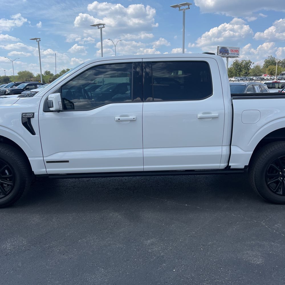 2025 Ford F-150 Platinum