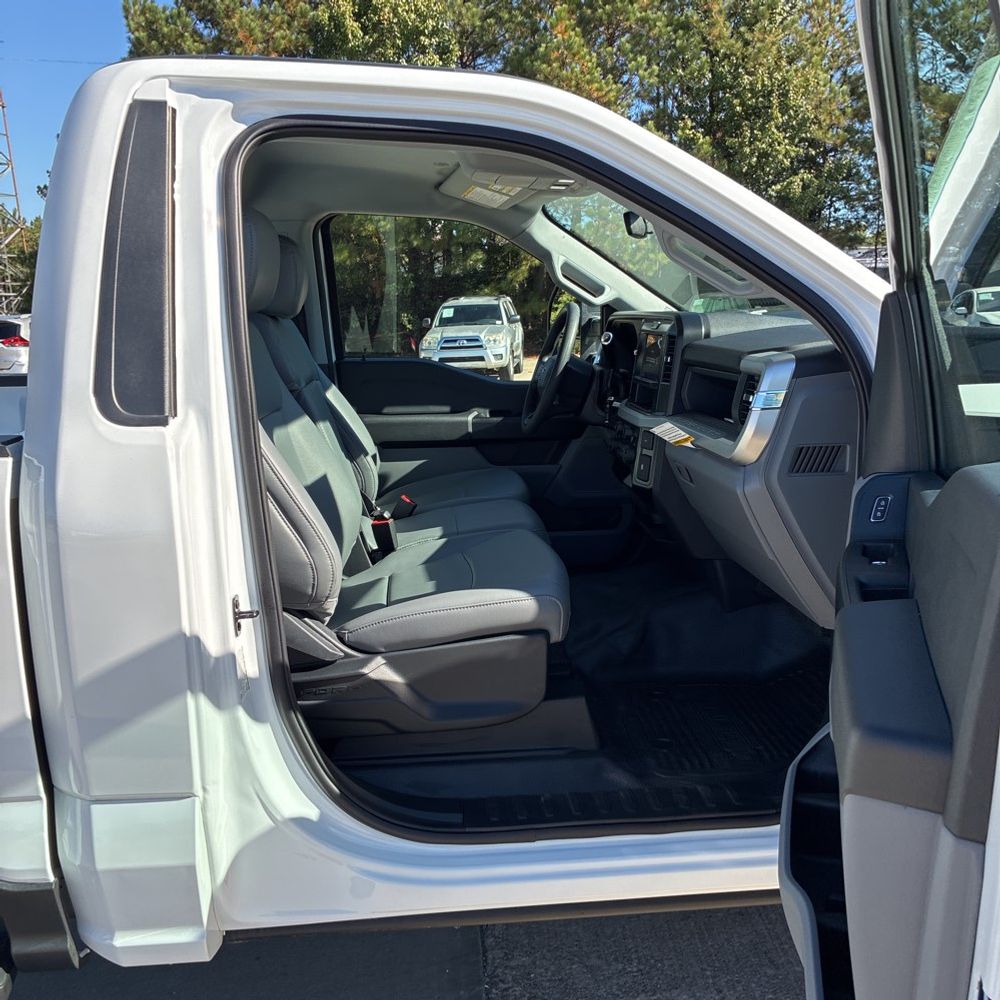 2025 Ford F-350 Super Duty XL