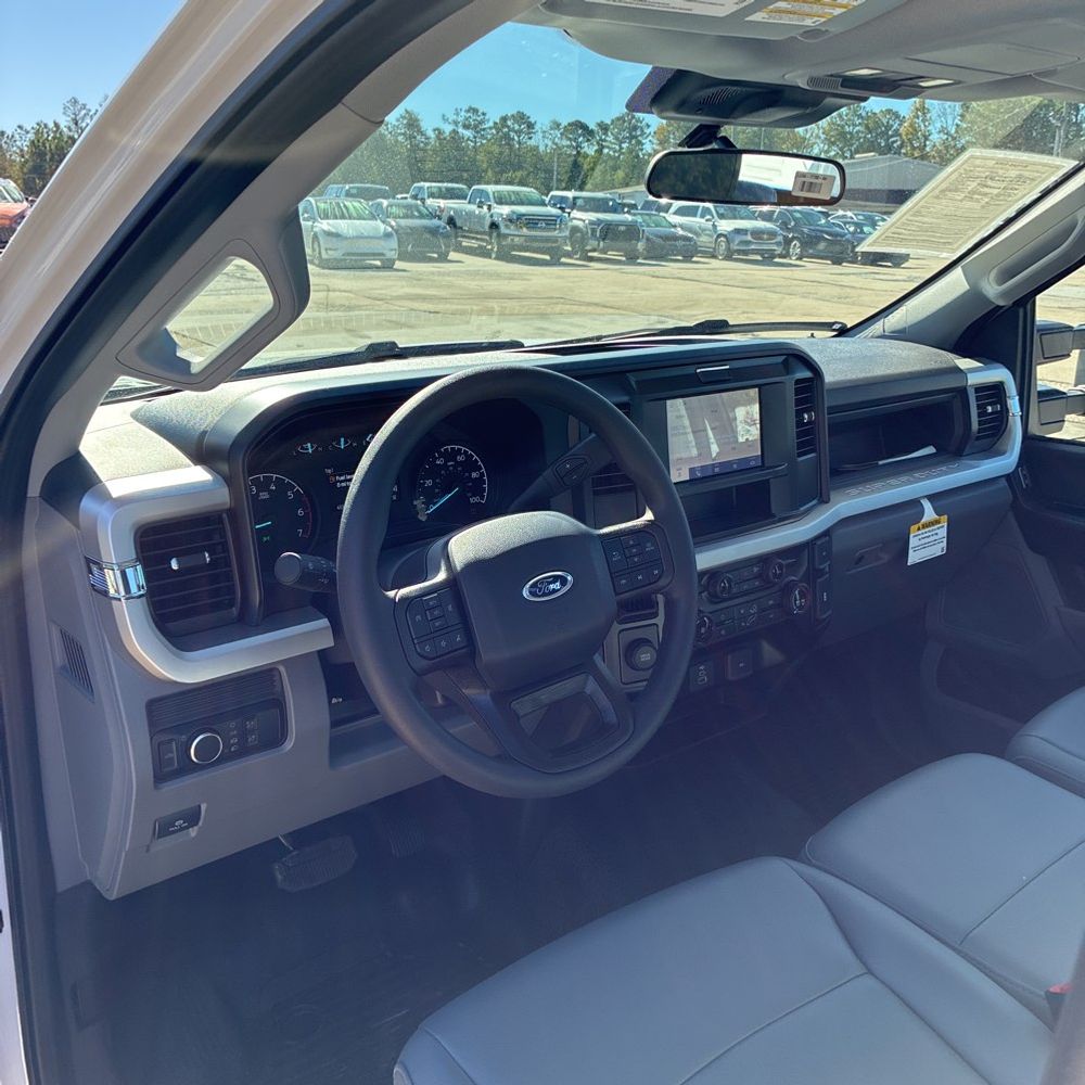 2025 Ford F-350 Super Duty XL