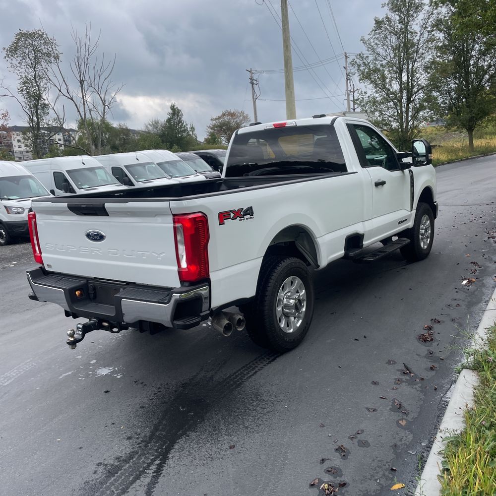 2024 Ford F-350 Super Duty XLT