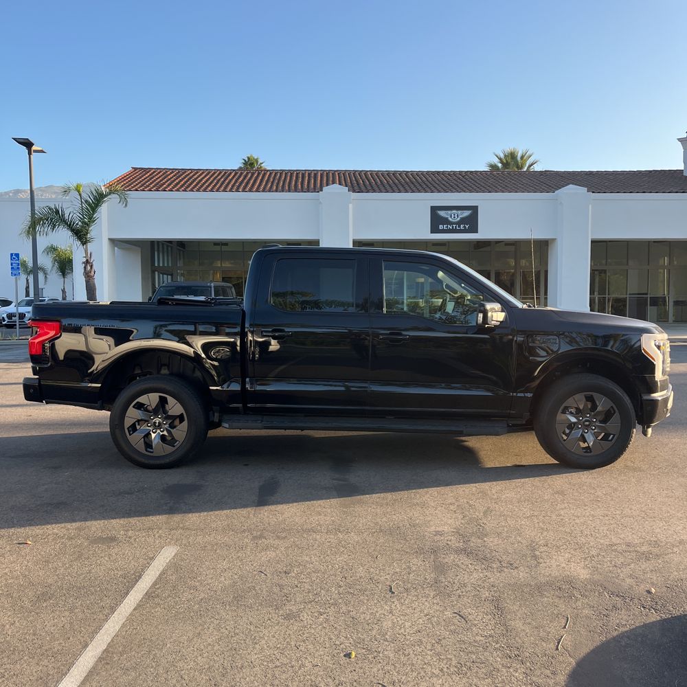2022 Ford F-150 Lightning Lariat