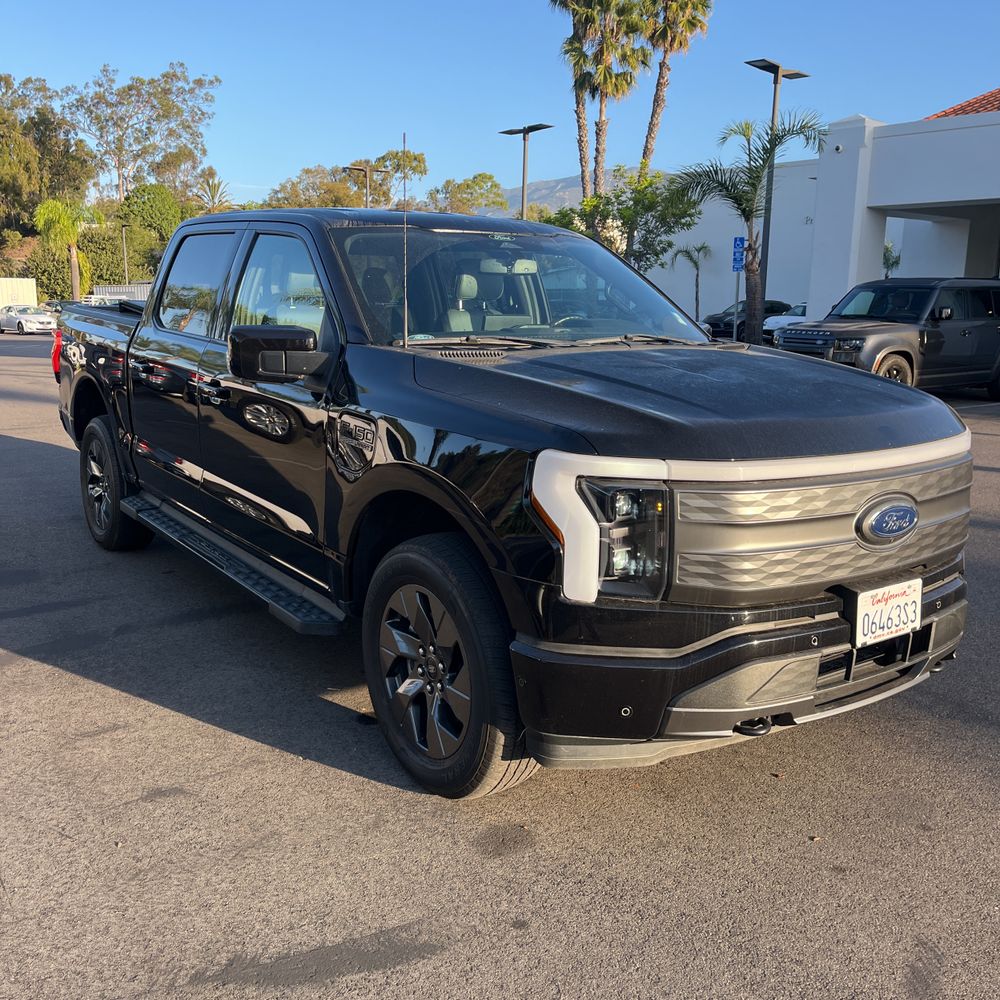 2022 Ford F-150 Lightning Lariat