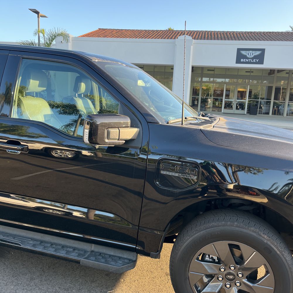 2022 Ford F-150 Lightning Lariat